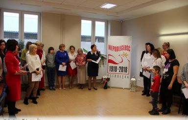 Mazurek Dąbrowskiego zabrzmiał w ostrołęckich szkołach