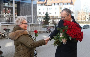 Życzenia i kwiaty dla ostrołęczanek