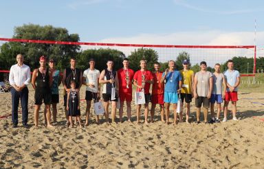 Wakacyjny Turniej Siatkówki Plażowej (zdjęcia)