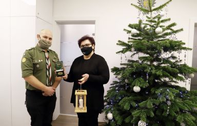 Betlejemskie Światło Pokoju dotarło do ratusza