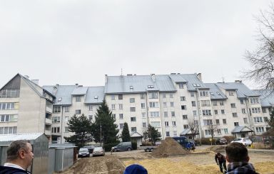 Trwa budowa placu zabaw przy ul. Dobrzańskiego