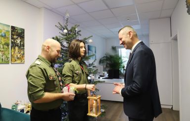 Betlejemskie Światło Pokoju w Ratuszu