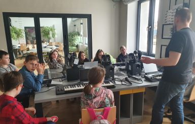 Sztuka i Muzyka….zajęcia feryjne w  Multicentrum
