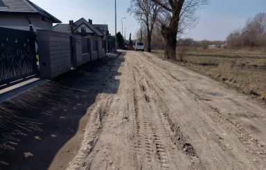 Betonowe płyty na części ul. Wypychy