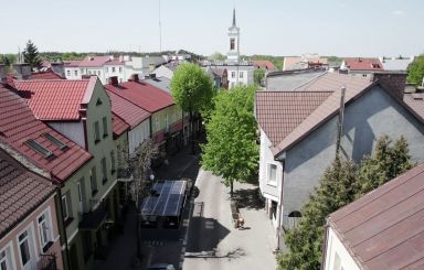 Historyczna parada ulicami miasta