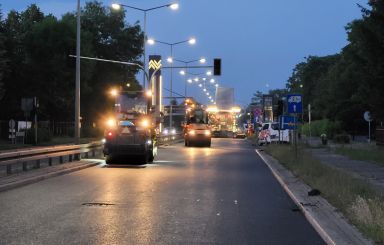 Wieczorne prace na ul. Traugutta