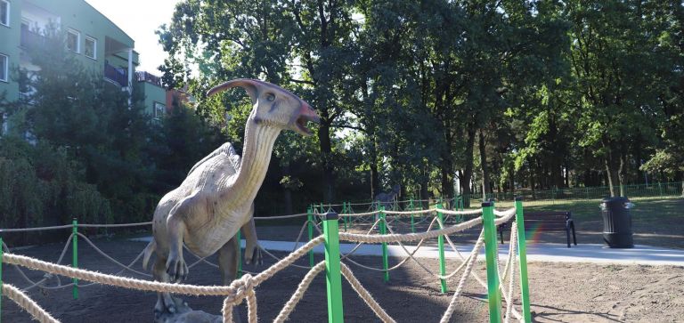 Dinozaurowy plac zabaw otwarty