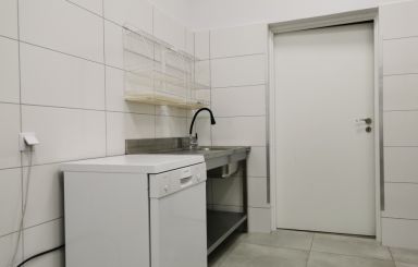 Pomieszczenie kuchenne w strażnicy OSP Ostrołęka wyremontowane