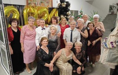 Seniorzy hucznie przywitali Nowy Rok