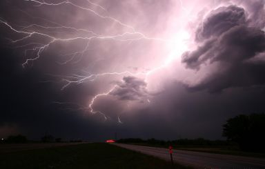 Ostrzeżenie przed burzą i silnymi opadami deszczu